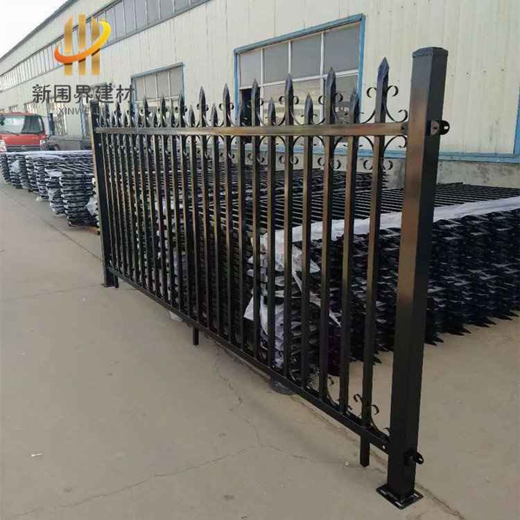 小区工厂防护栏杆、院墙锌钢栅栏与场区隔离锌钢围栏 融合钢丝绳网的产品特性解析